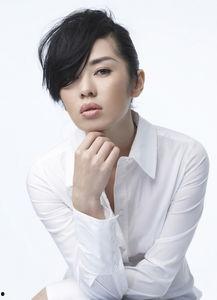 黄欢没有穿衣的照片,裸露照片引发热议